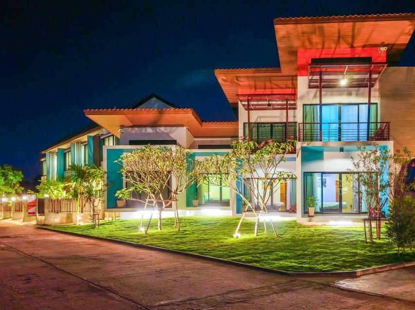 Baan Issara Hotel Nakhon Ratchasima Exterior photo
